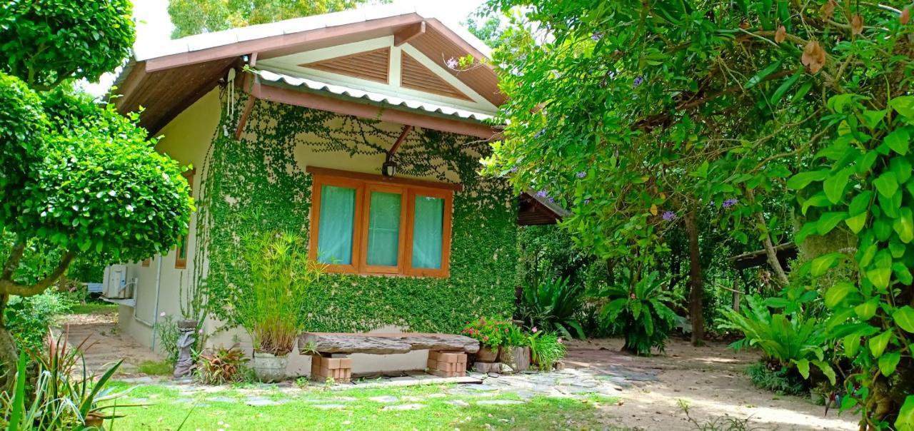 Rai Lung Tui Homestay Prachuap Khiri Khan Bagian luar foto